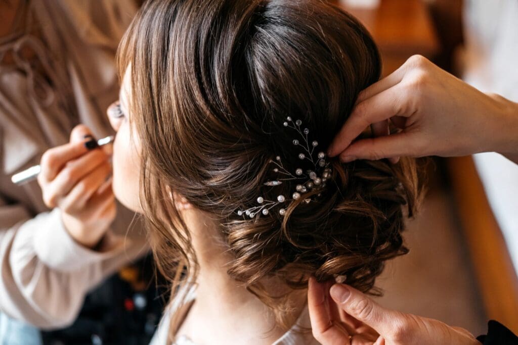 Coiffure femme pour un mariage les tendances à ne pas manquer